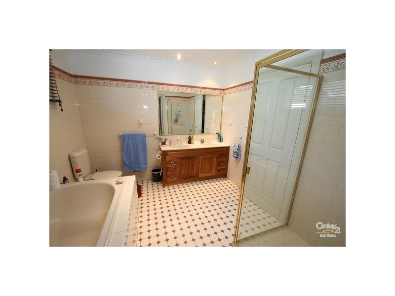 10 Lord Avenue, Dingley Village VIC 3172