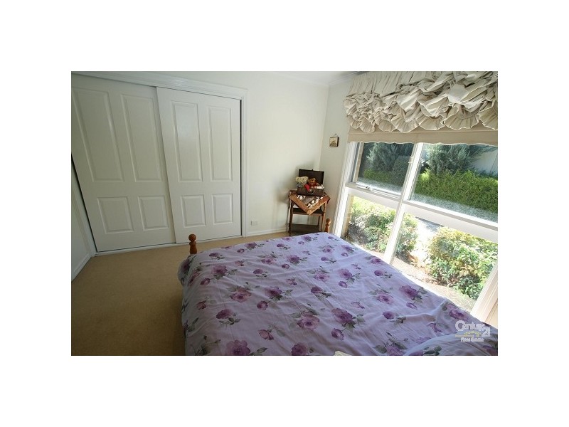 10 Lord Avenue, Dingley Village VIC 3172