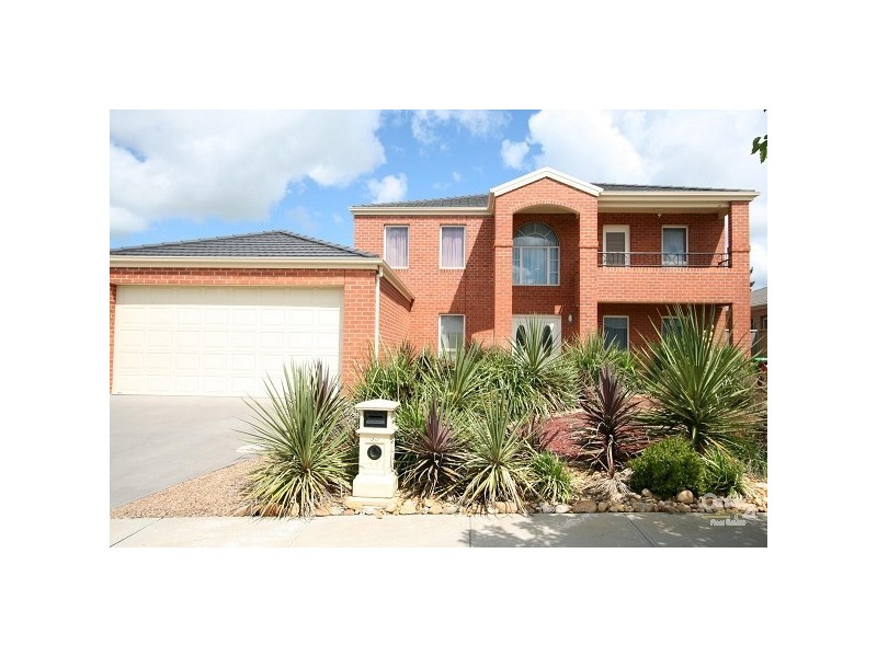 53 Piermont Way, Berwick VIC 3806