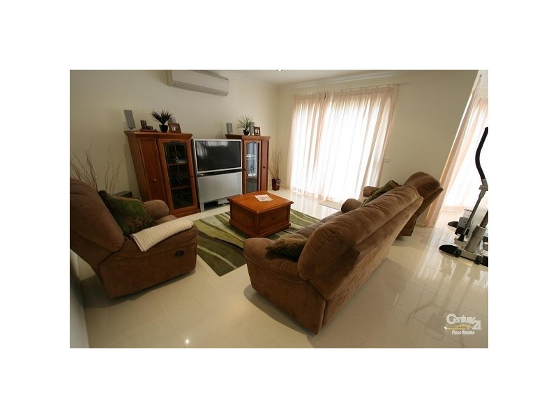 53 Piermont Way, Berwick VIC 3806