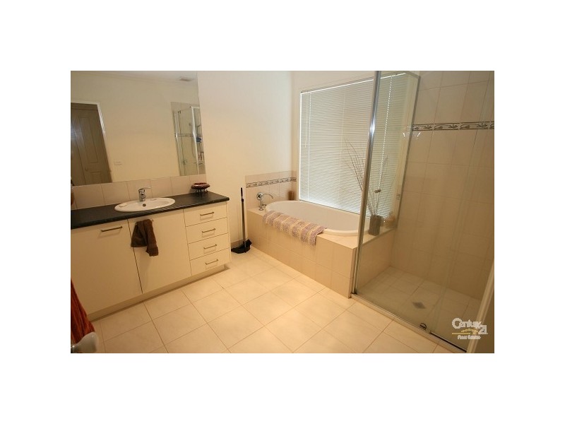 53 Piermont Way, Berwick VIC 3806