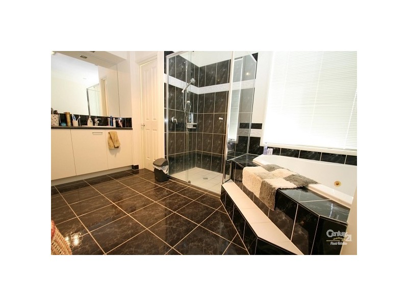 53 Piermont Way, Berwick VIC 3806