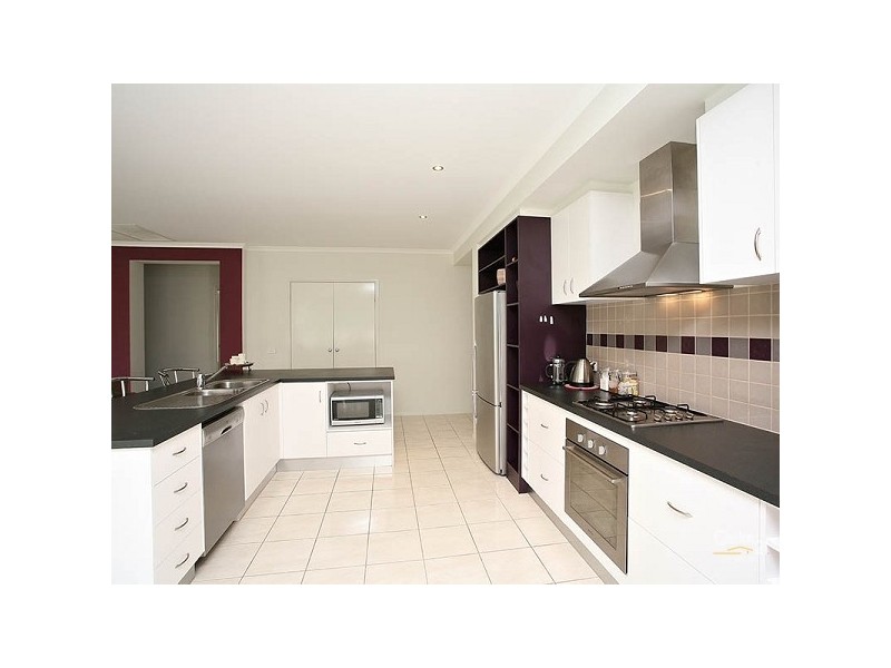 9 Gianluca Avenue, Keysborough VIC 3173