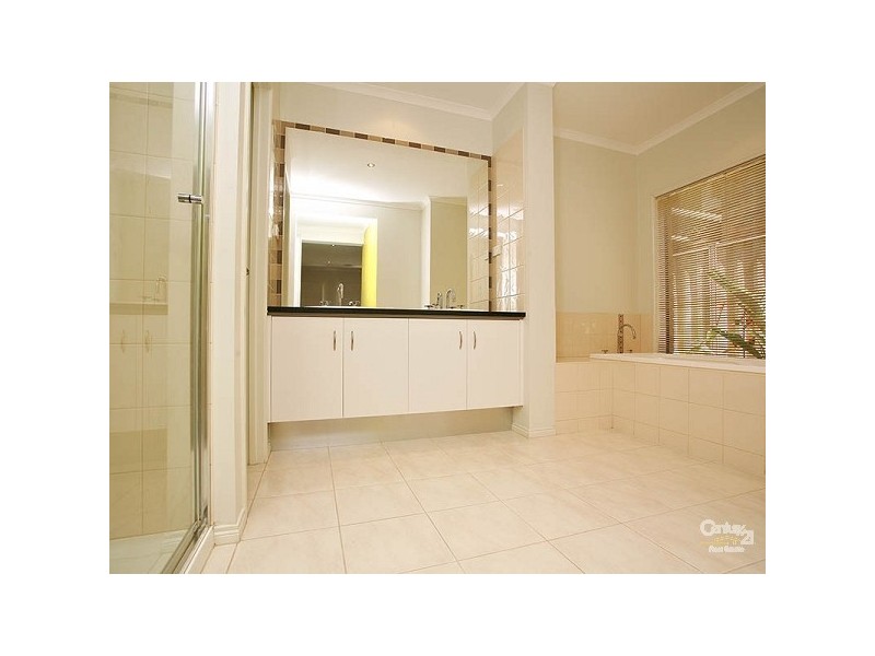 9 Gianluca Avenue, Keysborough VIC 3173