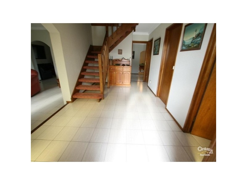 8 Hodgkinson Court, Springvale VIC 3171