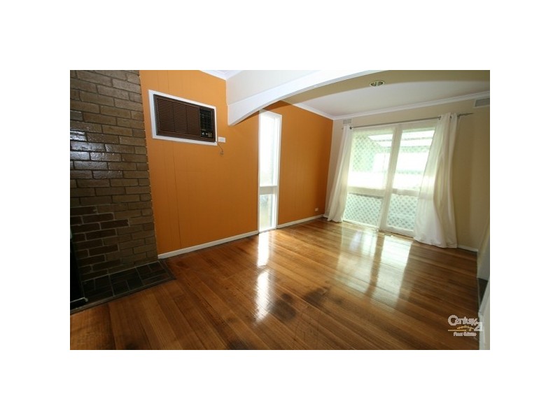 19 Lachlan Road, Melton South VIC 3338