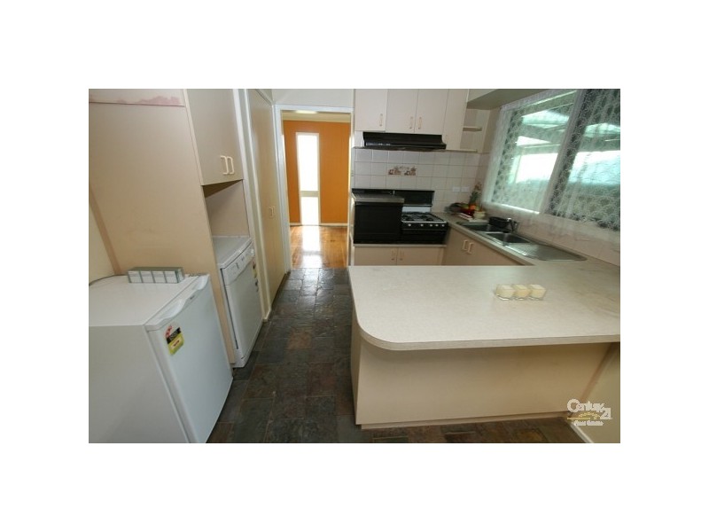 19 Lachlan Road, Melton South VIC 3338