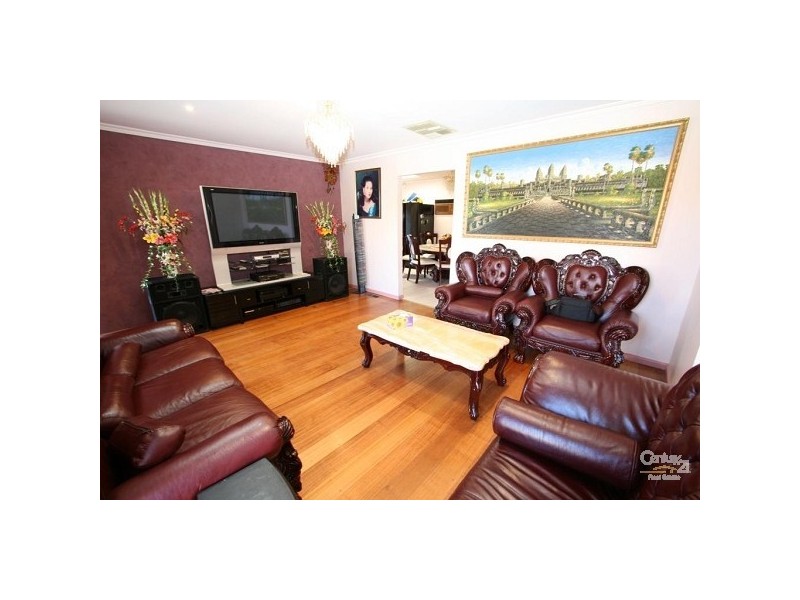 19 Shalimar Crescent, Dandenong North VIC 3175