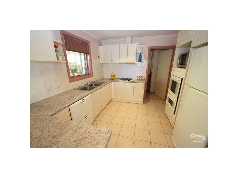 19 Shalimar Crescent, Dandenong North VIC 3175