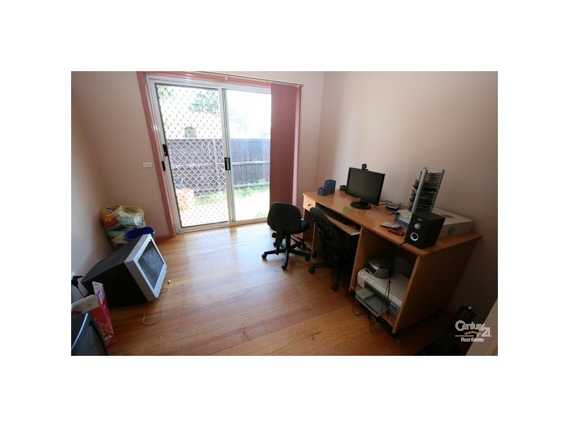 19 Shalimar Crescent, Dandenong North VIC 3175