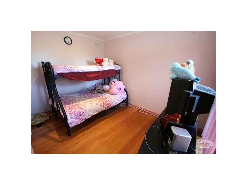 19 Shalimar Crescent, Dandenong North VIC 3175