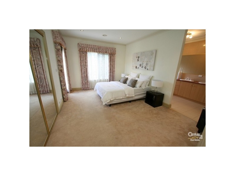 2 Coonil Street, Oakleigh South VIC 3167