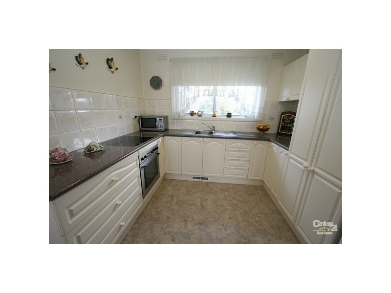 18 Fairbairn Street, Springvale VIC 3171