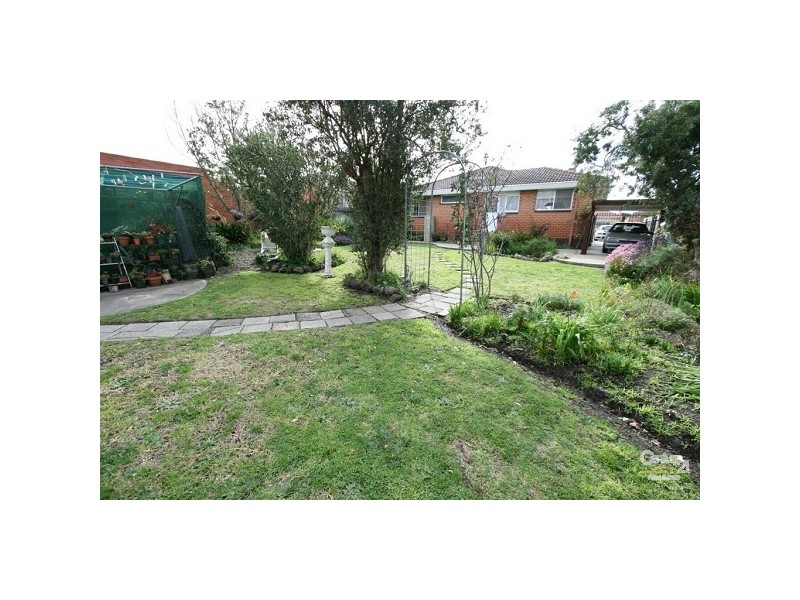 18 Fairbairn Street, Springvale VIC 3171