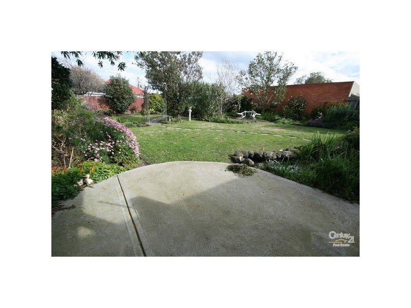 18 Fairbairn Street, Springvale VIC 3171