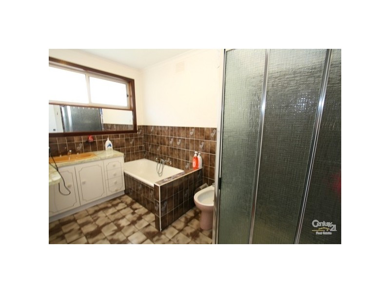 17 Koolena Close, Clayton South VIC 3169