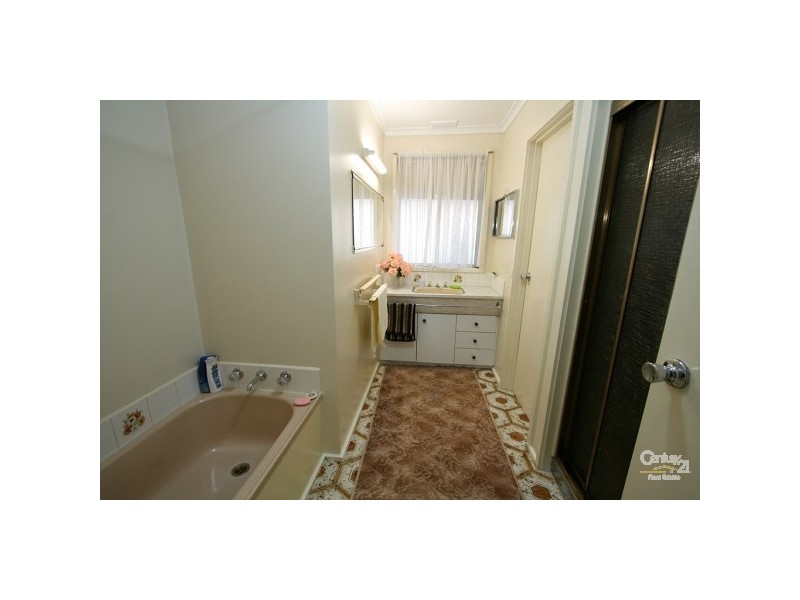 2/37 Gove Street, Springvale VIC 3171