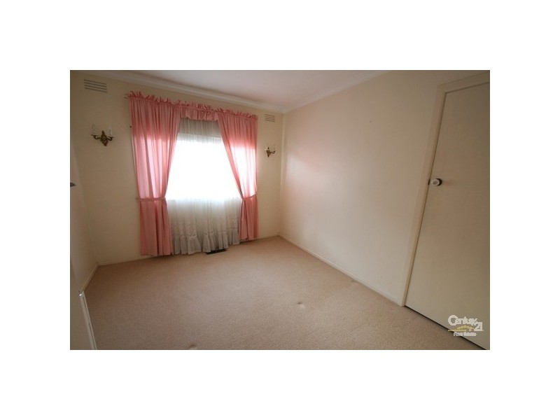 18 Fairbairn Street, Springvale VIC 3171