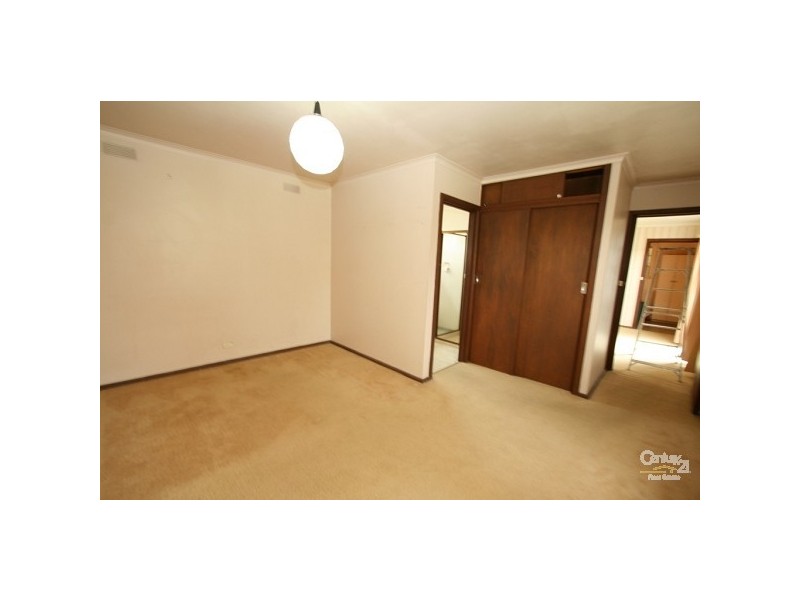 24 McMillan Street, Clayton South VIC 3169