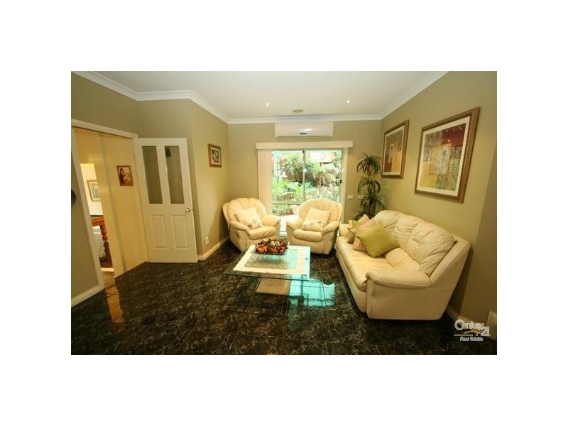 66 Lawson Way, Endeavour Hills VIC 3802