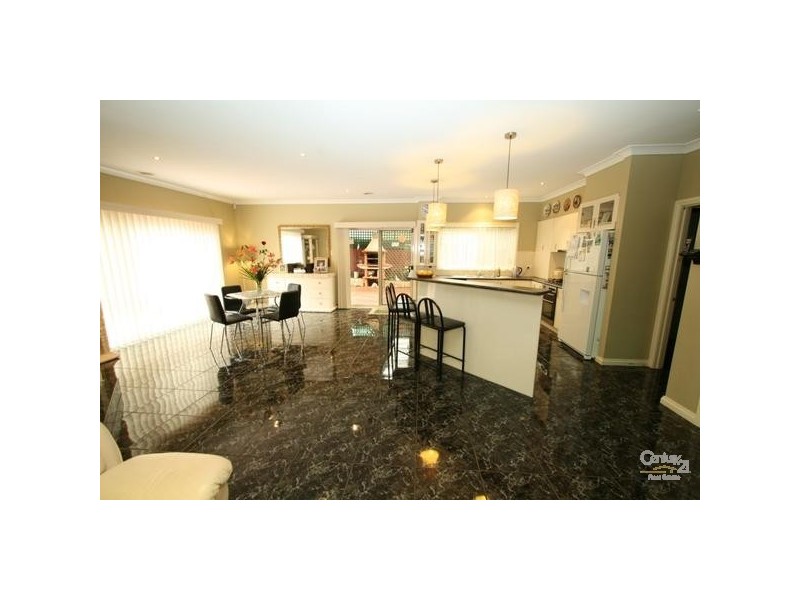 66 Lawson Way, Endeavour Hills VIC 3802