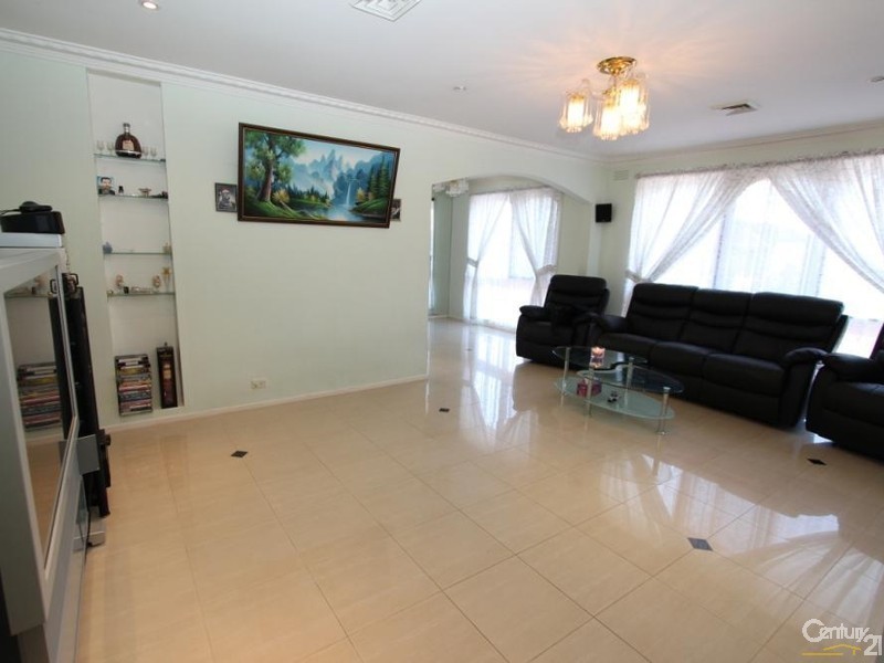 2 Larksong Court, Springvale South VIC 3172