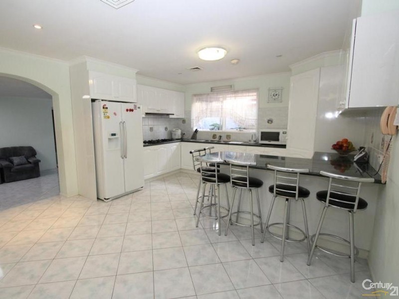 2 Larksong Court, Springvale South VIC 3172