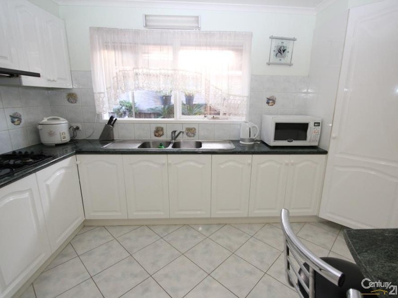 2 Larksong Court, Springvale South VIC 3172