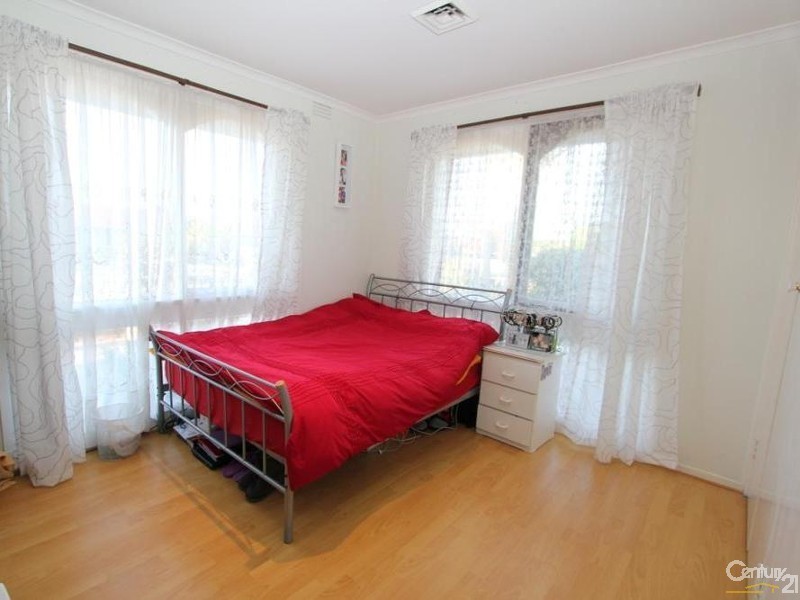 2 Larksong Court, Springvale South VIC 3172