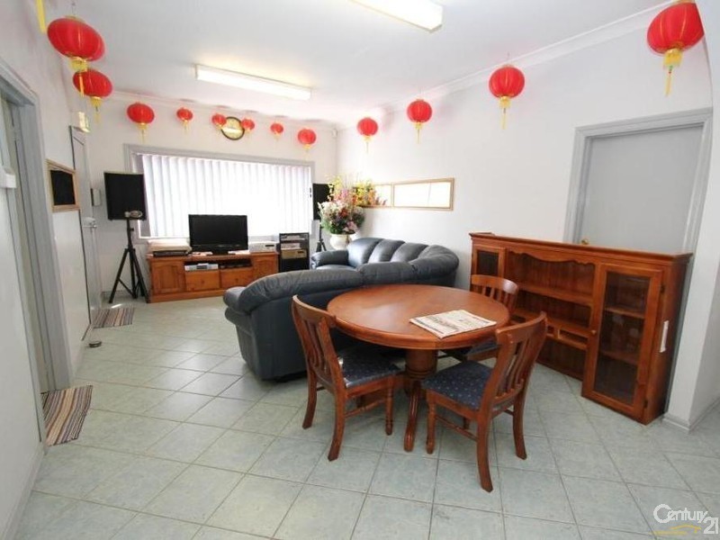 2 Ash Grove, Springvale VIC 3171