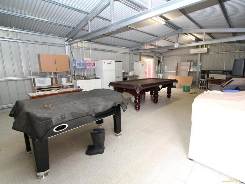 2 Ash Grove, Springvale VIC 3171