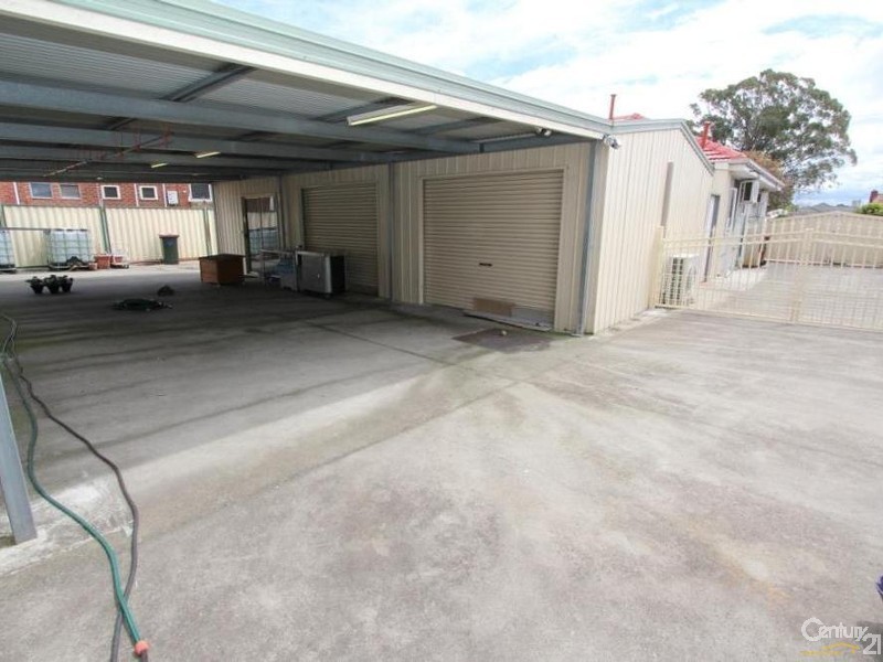 2 Ash Grove, Springvale VIC 3171