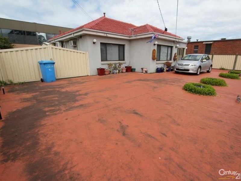 2 Ash Grove, Springvale VIC 3171