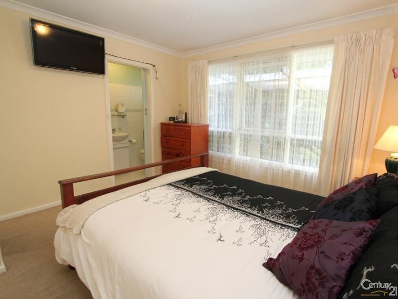 11 Dianne Court, Springvale South VIC 3172