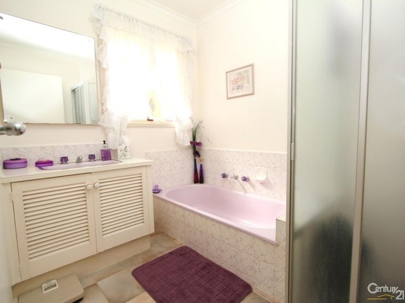 1 Woodstock Place, Springvale South VIC 3172