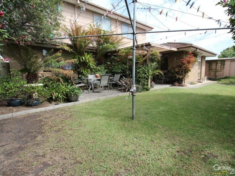 1 Woodstock Place, Springvale South VIC 3172