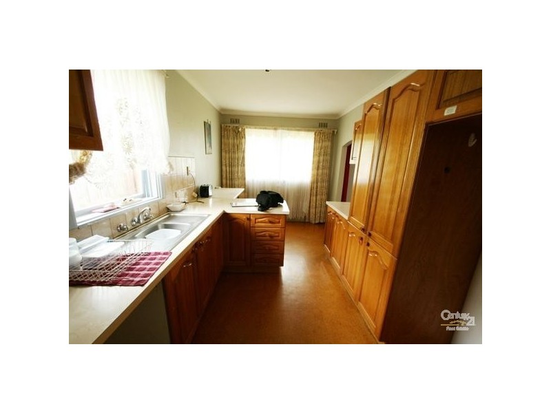 28 Dangerfield Drive, Springvale South VIC 3172