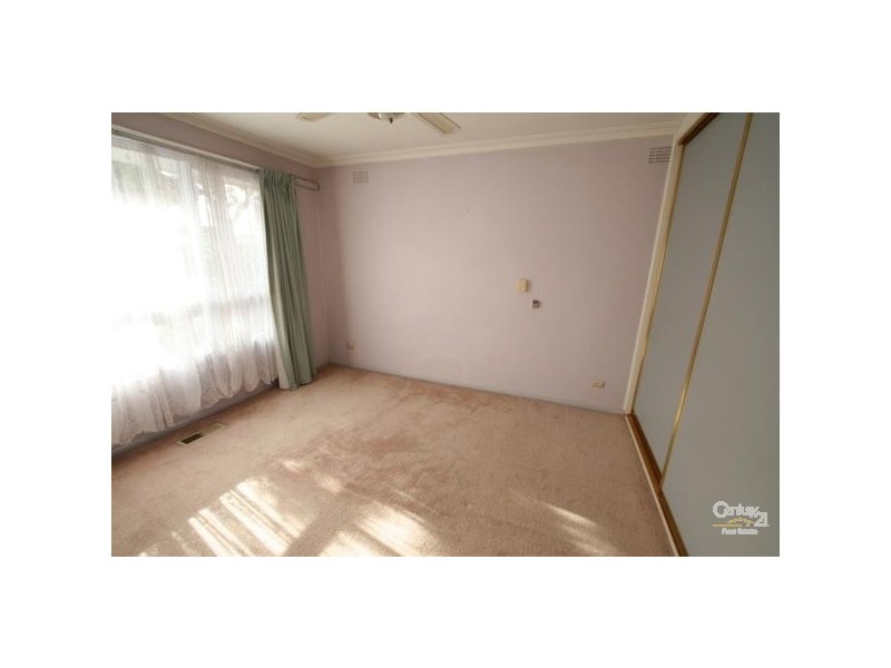 28 Dangerfield Drive, Springvale South VIC 3172