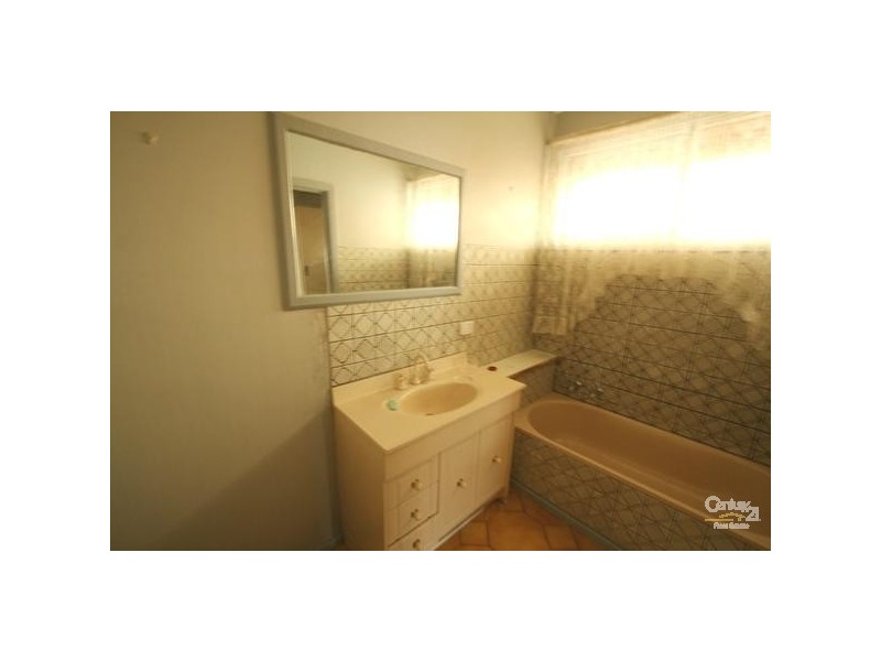 28 Dangerfield Drive, Springvale South VIC 3172