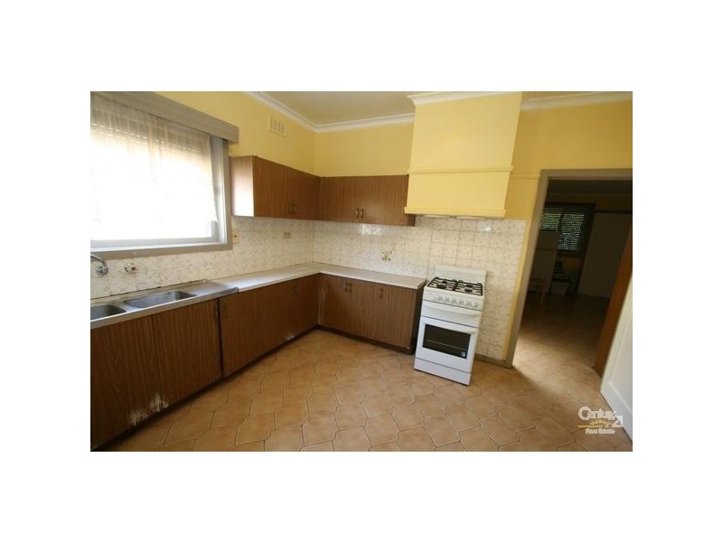 10 Linda Street, Clayton South VIC 3169