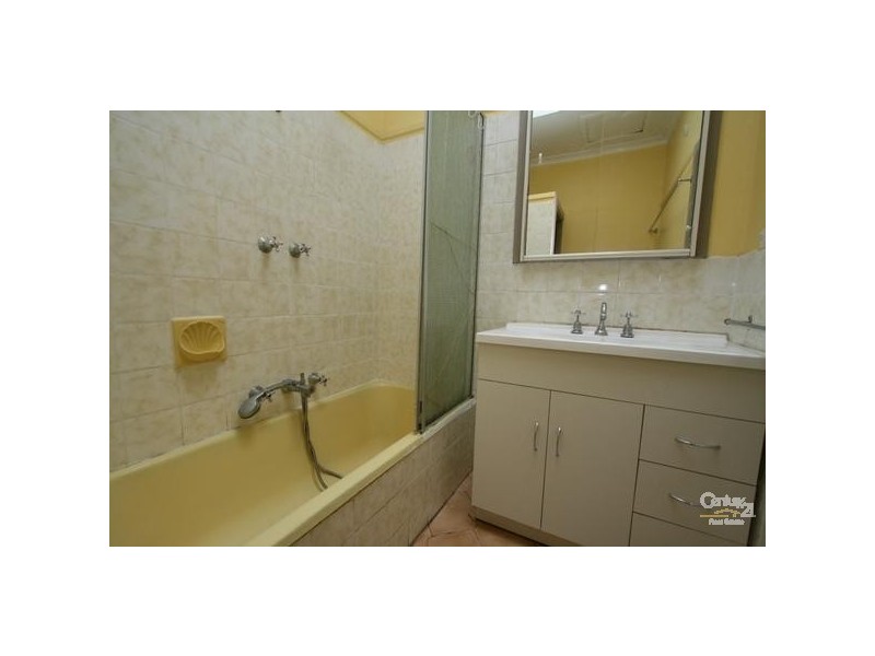 10 Linda Street, Clayton South VIC 3169