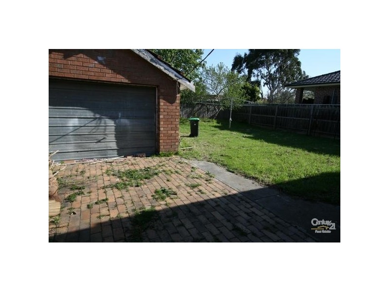 10 Linda Street, Clayton South VIC 3169