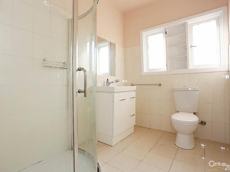 10 Red Hill Road, Springvale VIC 3171