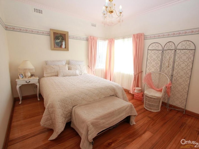 10 Kemp Street, Springvale VIC 3171