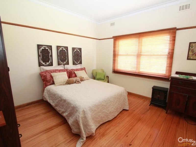 10 Kemp Street, Springvale VIC 3171