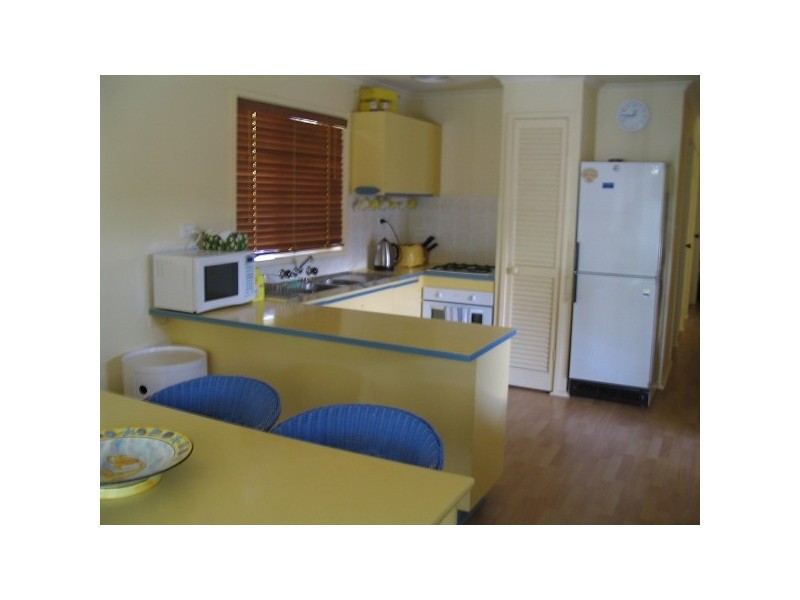 B48 (12) Butl, Rye VIC 3941