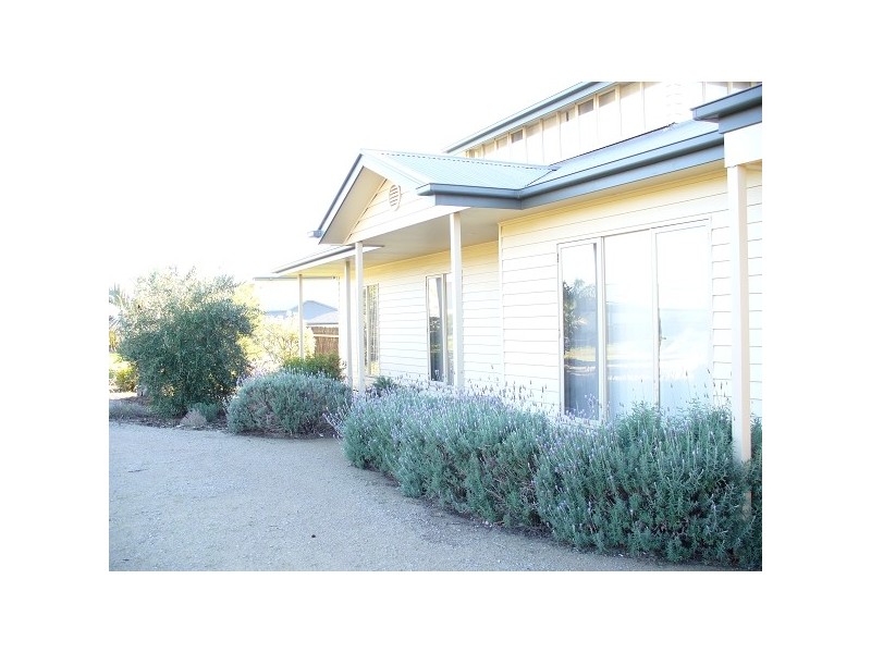 P576 (28) LADY, Sorrento VIC 3943