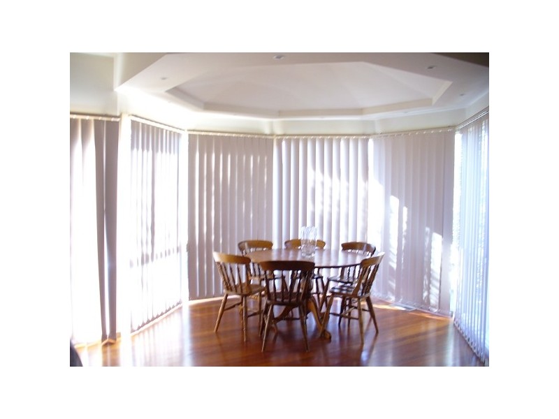 P576 (28) LADY, Sorrento VIC 3943