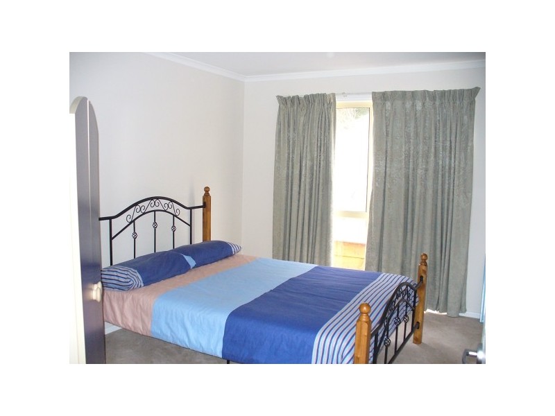 B118 (25) Woll, Rye VIC 3941