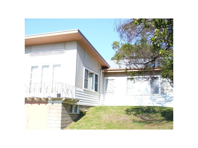 P578 (3) HOLY, Sorrento VIC 3943